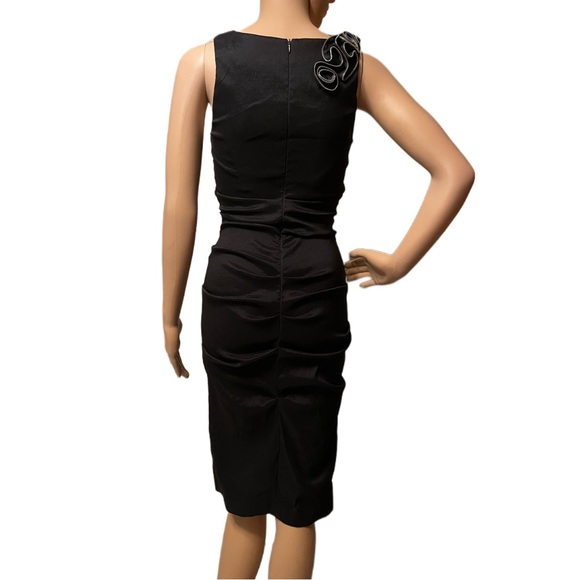 Black BodyCon dress with gorgeous Zipper rosette detail. - Picture 3 of 4
